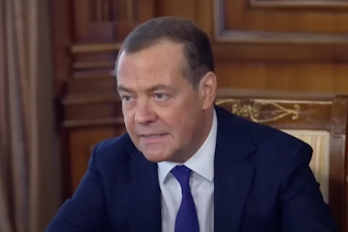 "Спіть спокійно": Медведєв істерично анонсував удари по Європі і розкрив цілі